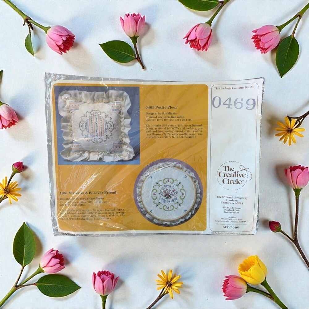 Creative Circle PETITE FLOWER Vintage Cross Stitch Pillow Kit 0469